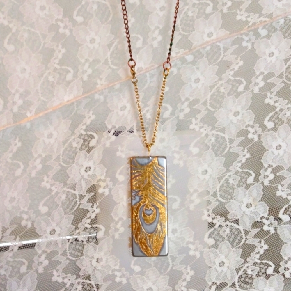 Light & Reflective reversible necklace